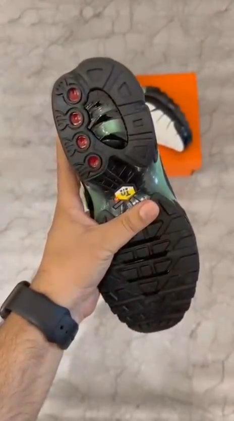 Air Max Plus Carbon Fibre
