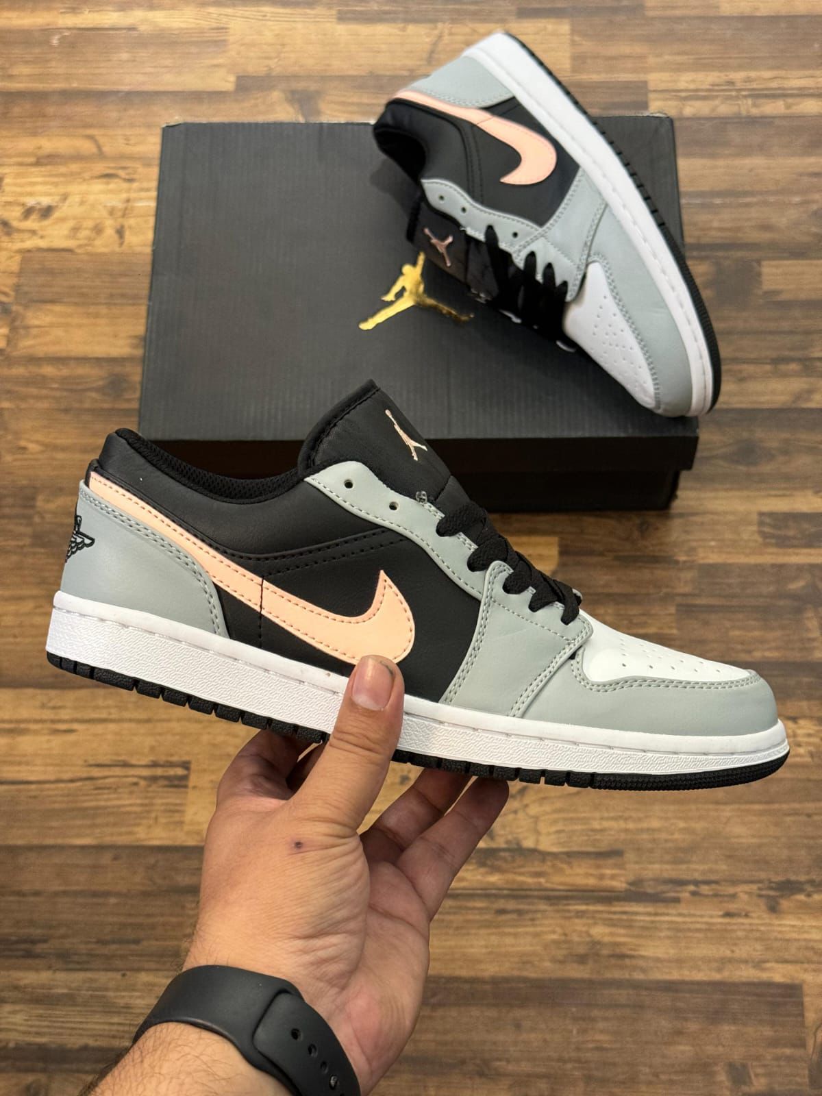 AIR JORDAN 1