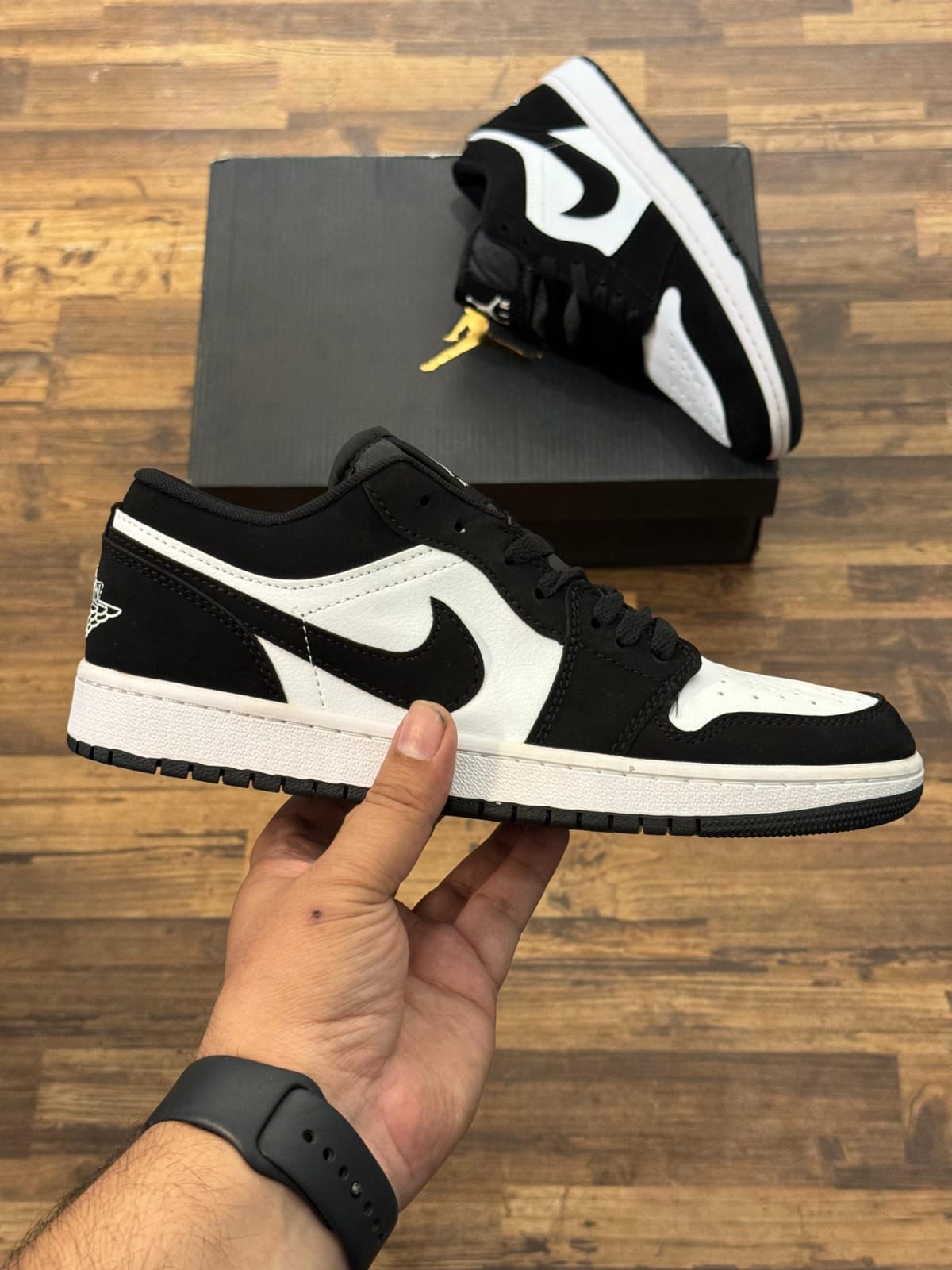 AIR JORDAN 1