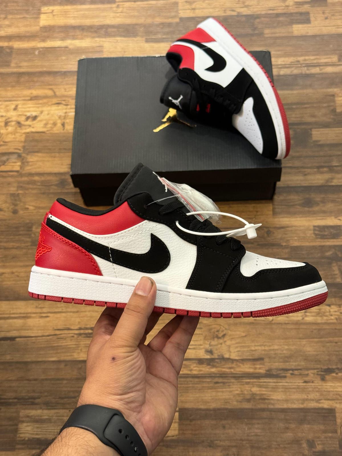 AIR JORDAN 1