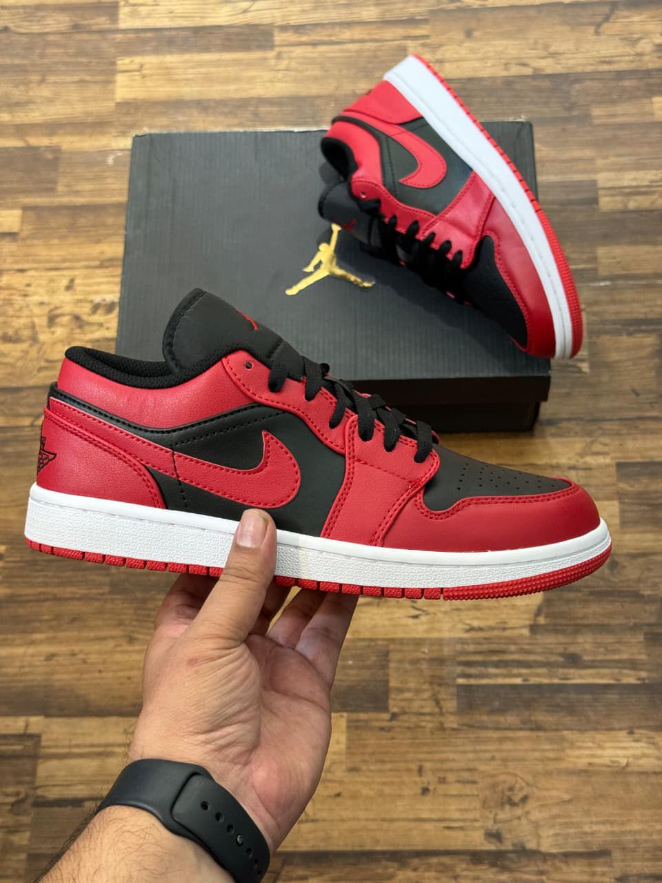 AIR JORDAN 1