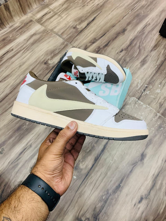 Air Jordan 1 low TRAVIS SCOTT MOCHA