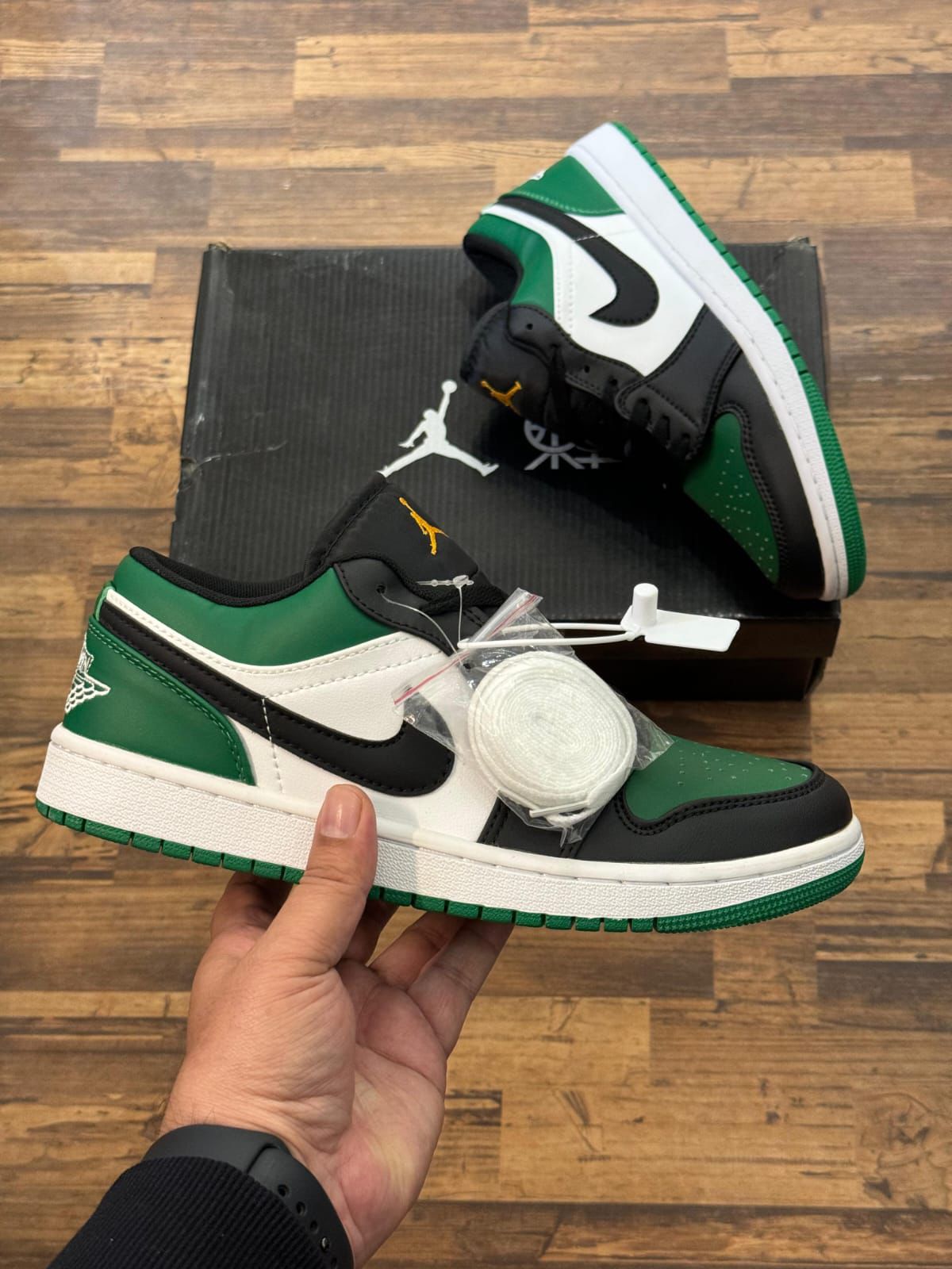 AIR JORDAN 1