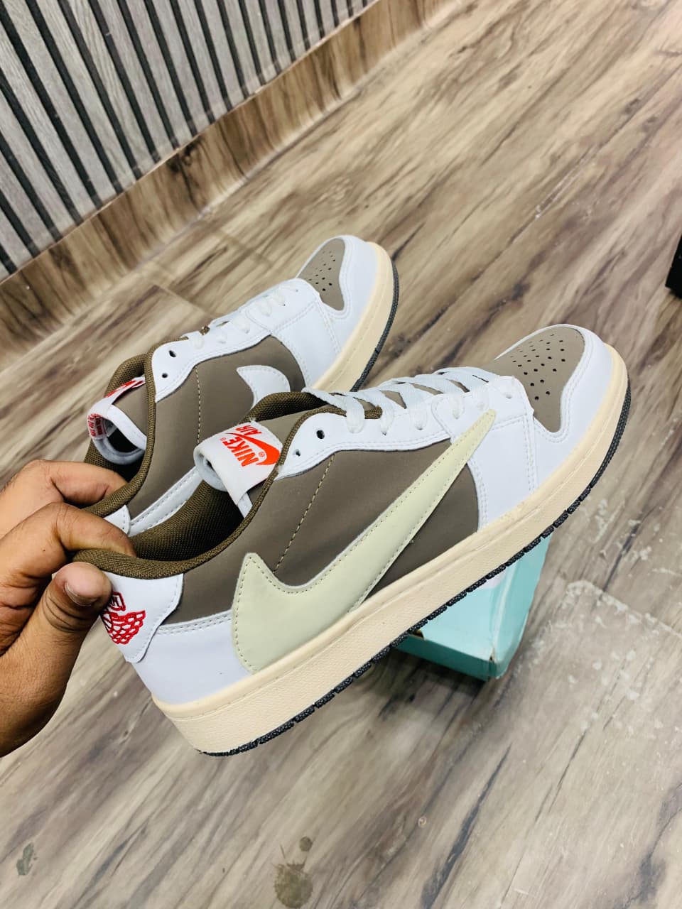 Air Jordan 1 low TRAVIS SCOTT MOCHA