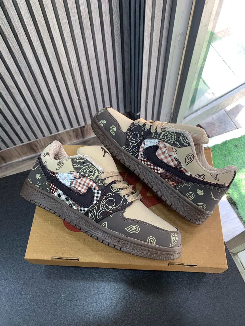AIR JORDAN LOW BURBERRY CHECK