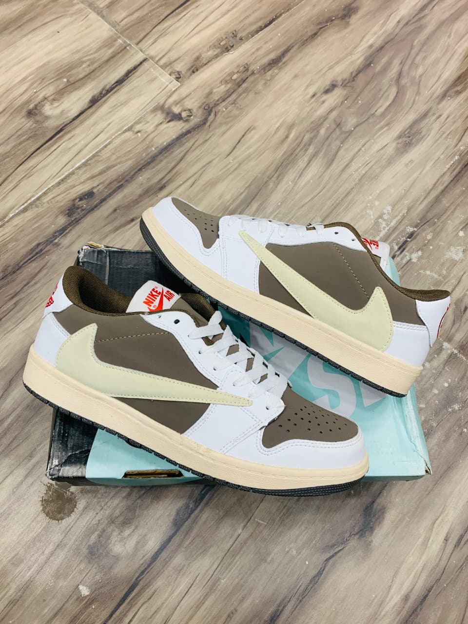 Air Jordan 1 low TRAVIS SCOTT MOCHA